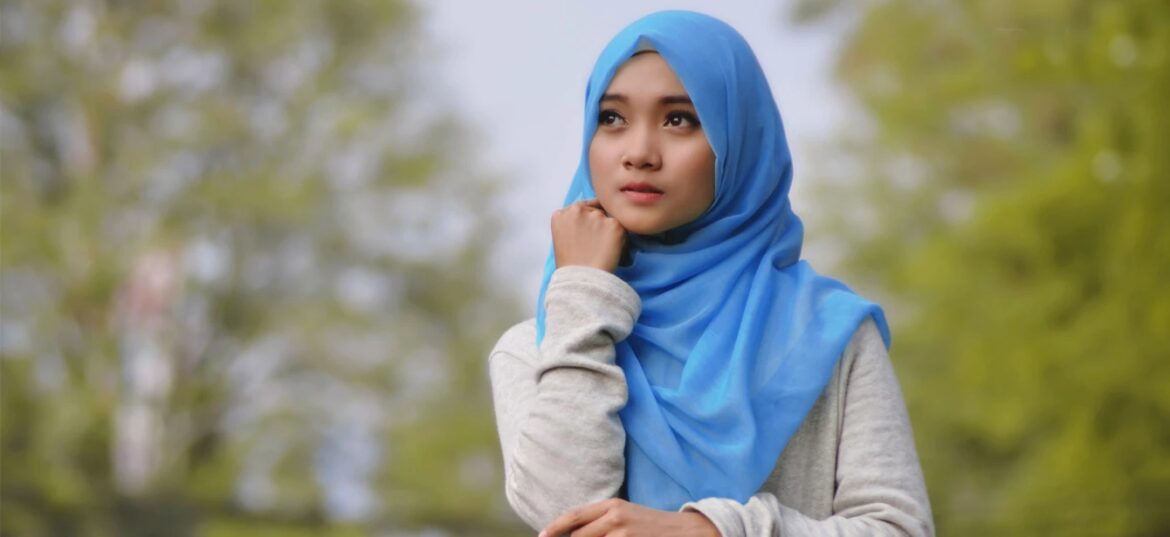 The Curious Phenomenon of ‘Ramadan Hijabis’ - Aquila Style