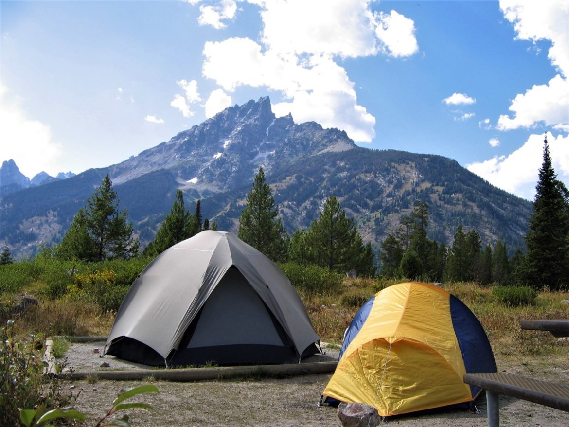 camp a tent